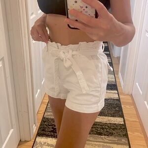 AEO high waist “stretch jean shorts & belt like new size 2